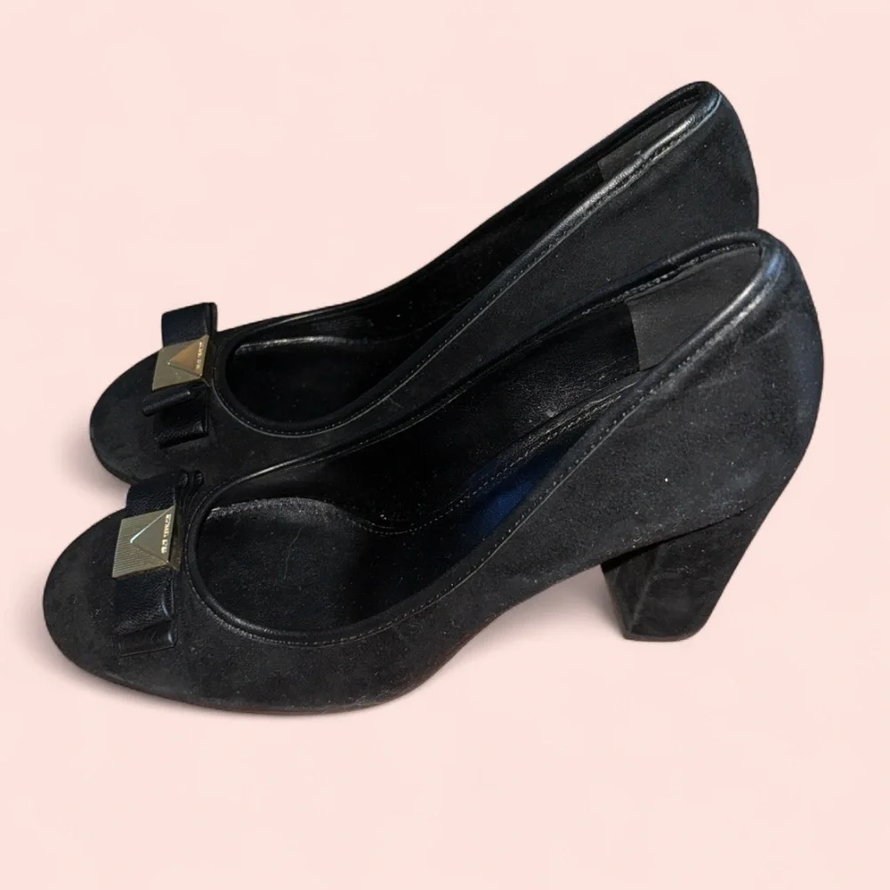 Michael Kors Black Flats with Sophisticated Design